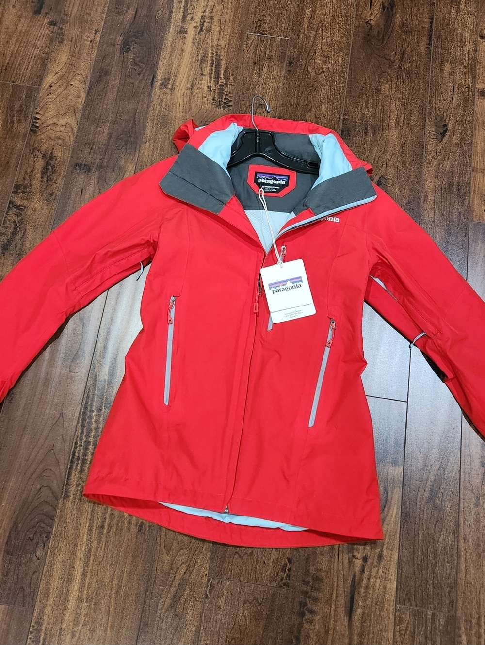 Patagonia Women's Rain Shell Jacket WATERPROOF BREATHABLE NWT size XS